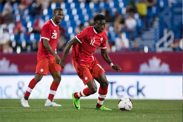 Alphonso Davies es el jugador más joven en la historia de Copa Oro en marcar gol