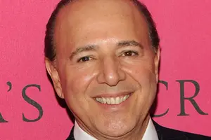 Tommy Mottola da la bienvenida a su nieto