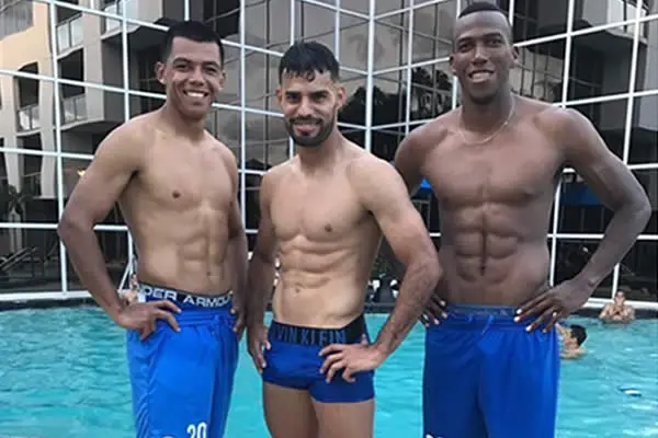 ¡Los papacitos de la Azul y Blanco!