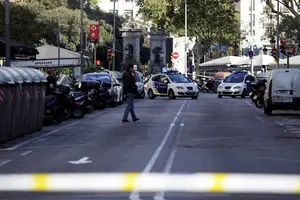 3 policías atropellados en la Diagonal de Barcelona posterior al atentado en Rambla