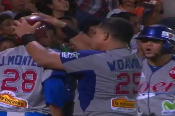 Bóer resucita y empareja la serie 2-2 con León