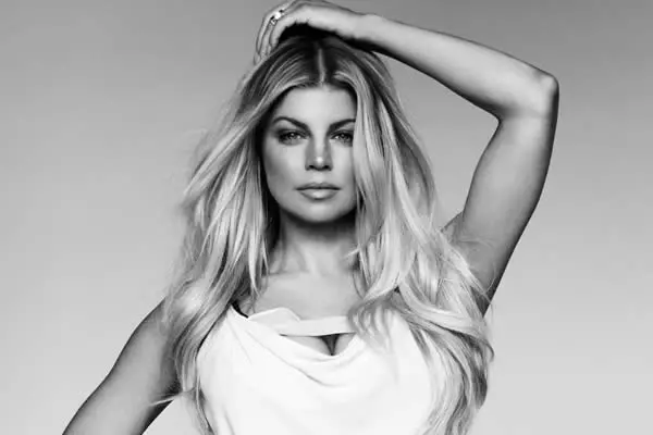 Fergie causa revuelo con su figura