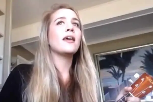 Youtuber canadiense interpreta canción de Manifiesto Urbano