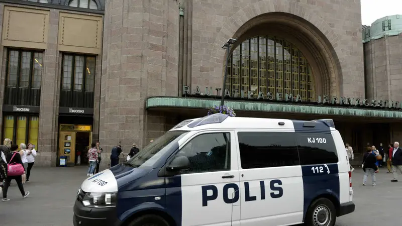 Hombre es arrestado tras apuñala a varias personas en Turku, Finlandia