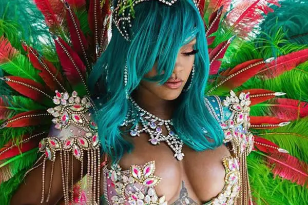 Rihanna y su sexy look en el carnaval de Barbados