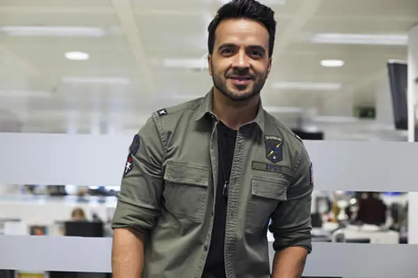 Luis Fonsi envía mensaje de solidaridad a Puerto Rico por el paso del huracán Irma