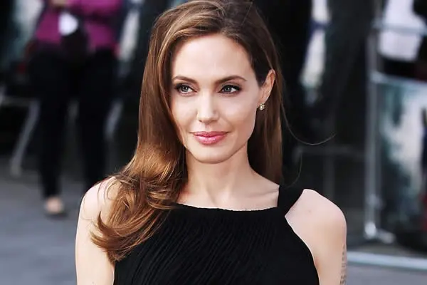 Angelina Jolie confiesa que no le gusta estar soltera