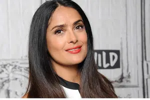 Emotiva serenata familiar sorprendió a Salma Hayek por su cumpleaños