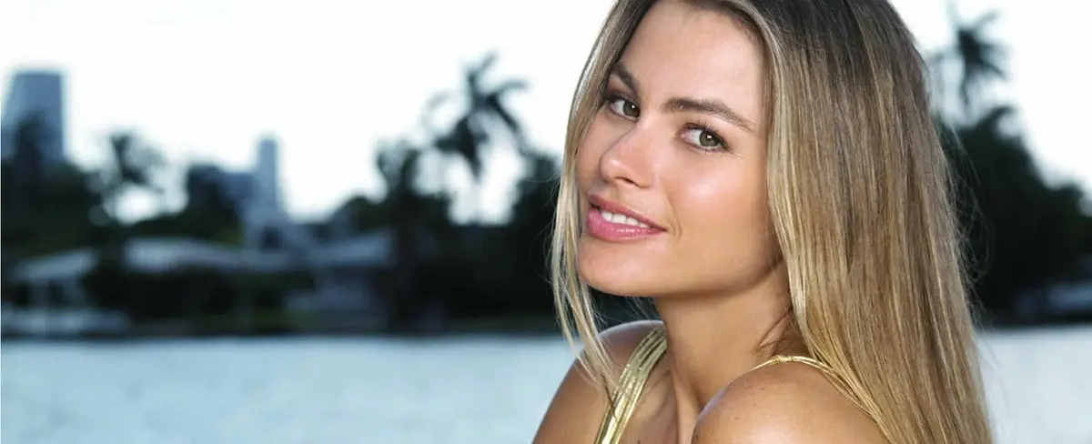 Sofía Vergara presume perfil griego de su hijo en los Premios Emmy