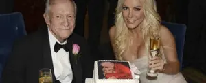 Conejita Cristal queda fuera del testamento de Hugh Hefner