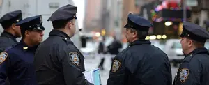 Vehículo atropella a peatones en Manhattan
