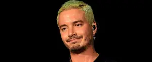 J  Balvin entra al quirófano de emergencia
