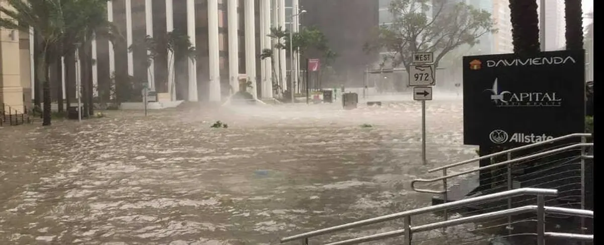 El huracán Irma comenzó a inundar Miami