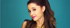 Pose de Ariana Grande se convierte en reto viral en Twitter