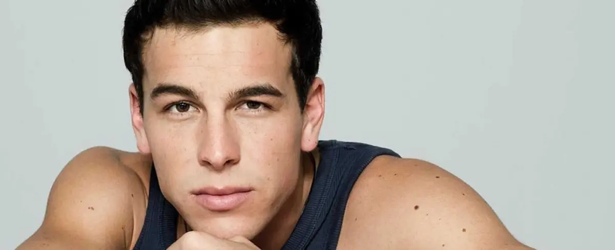 Mario Casas pierde su encanto por su nuevo trabajo de fotógrafo de guerra