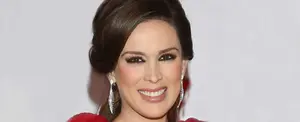 Jacqueline Bracamontes celebra su sexto aniversario de boda