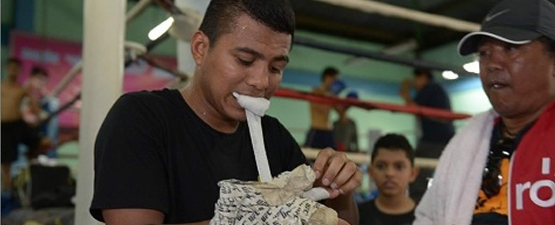 Román "Chocolatito" González sufre lesión en la rodilla y no peleará ante el mexicano