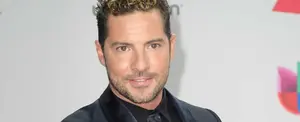 David Bisbal presume su esbelto abdomen