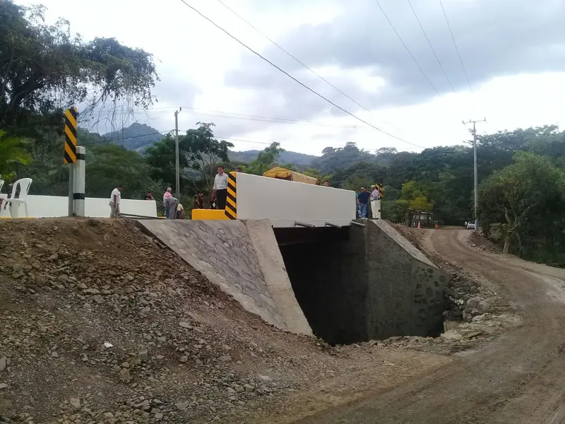 MTI inaugura rehabilitación del puente La Lima