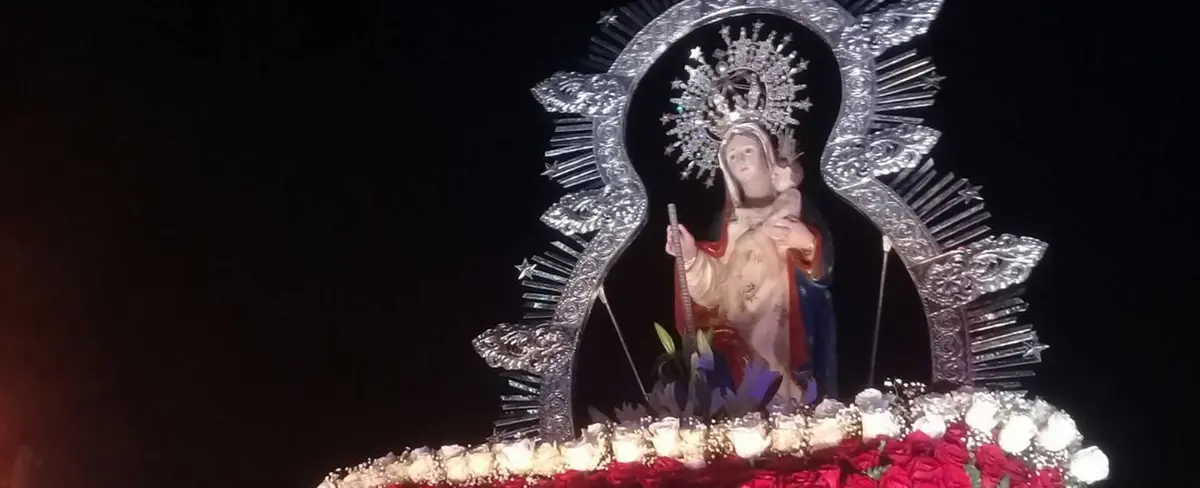 Inmaculada Concepción de María recorre las calles de Granada