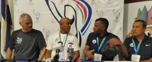 Managers de las selecciones del Salvador y Panamá en conferencia de prensa