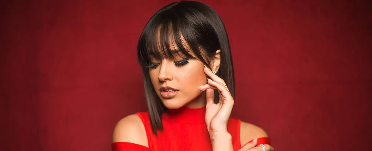 La cantante Becky G reacciona a la parodia "Panzones" de JR INN