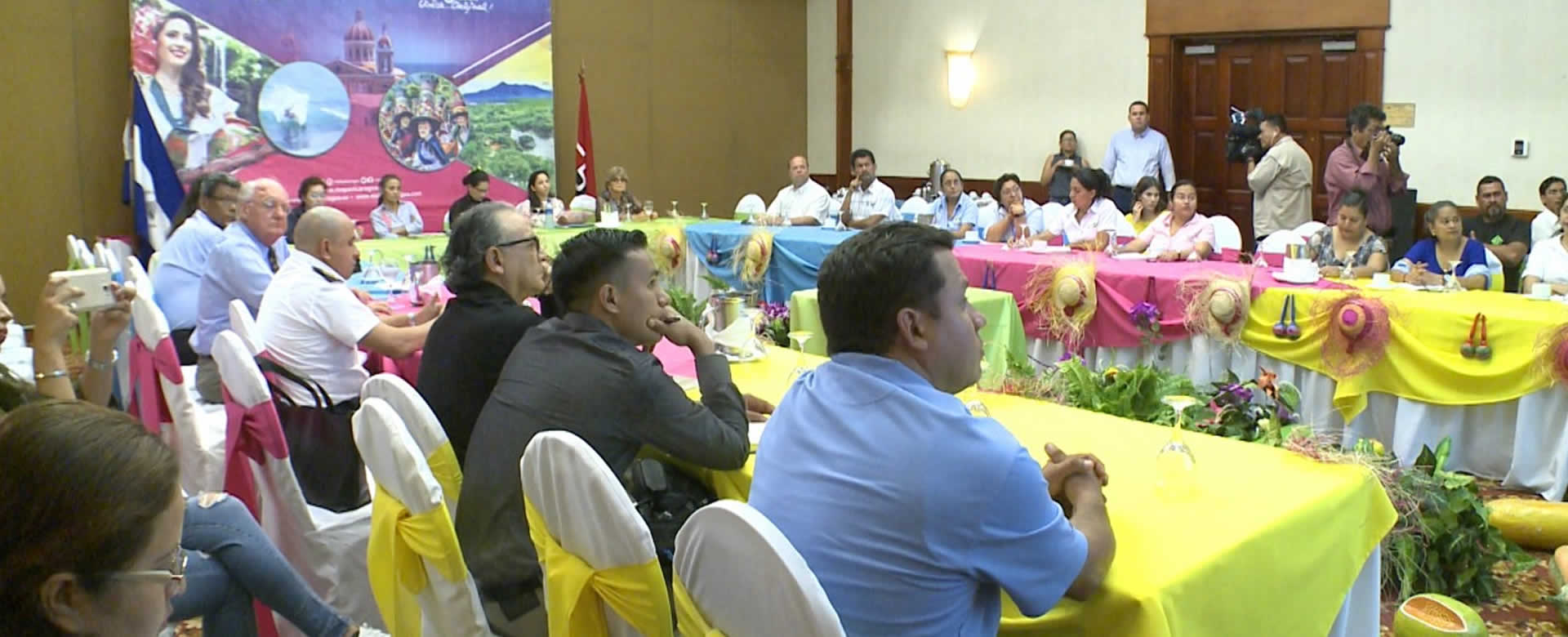 Dueños de restaurantes reciben charla de Gestión de Calidad