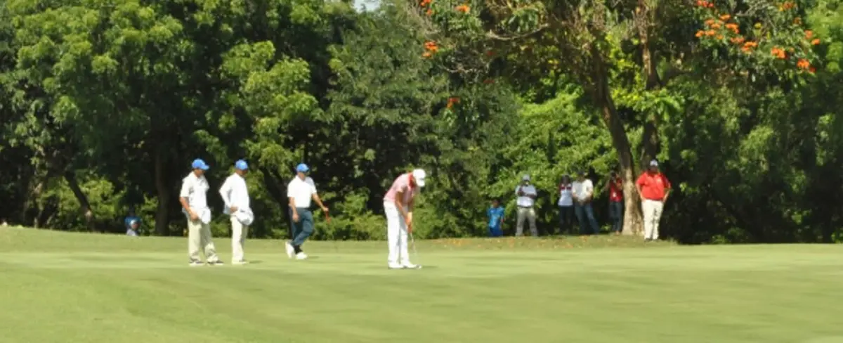 Atletas de Golf Femenino y Masculino buscan medallas