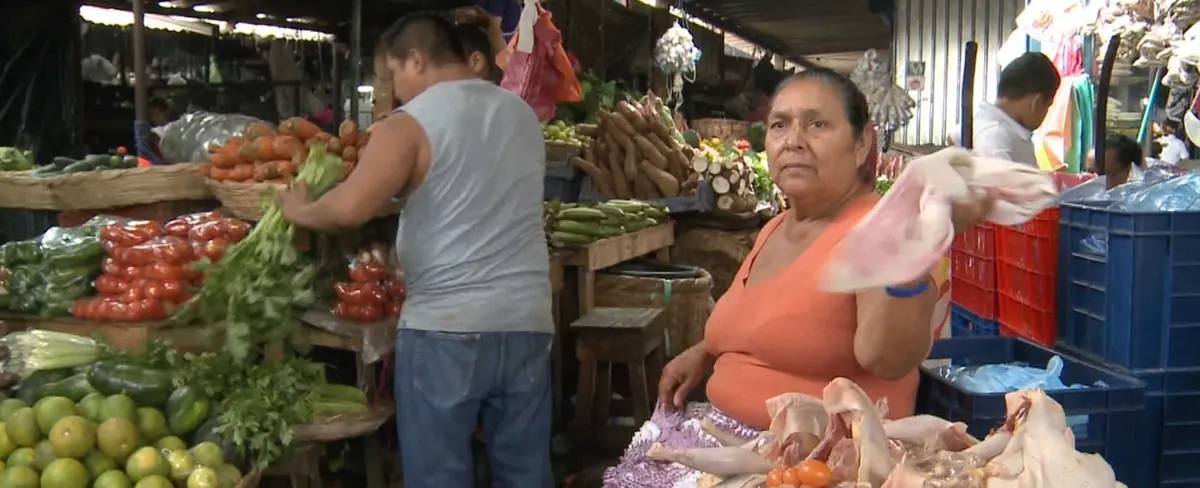 Mercado Israel Lewites oferta gran variedad de productos para navidad