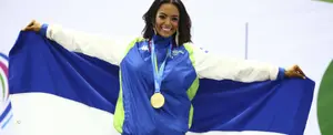 Farah Eslaquit conquista medalla de oro en Fisicoculturismo