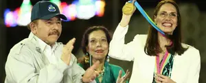 Daniel y Rosario inauguran Complejo de Piscinas "Michele Richardson"