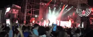 Nicaragüenses se dejan seducir por Zion y Lennox