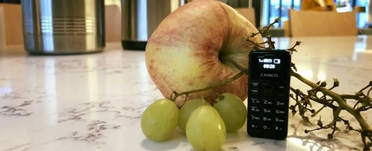 Crean el teléfono móvil más pequeño del mundo