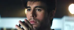 Enrique Iglesias y Bad Bunny estrenan tema musical "El Baño"