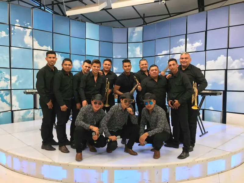Grupo Musical Paisanos promocionan el "El Mambo de Lupita"