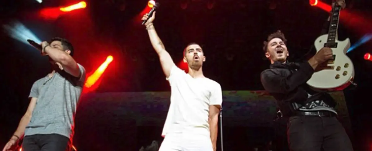 ¿Jonas Brothers de nuevo al escenario?