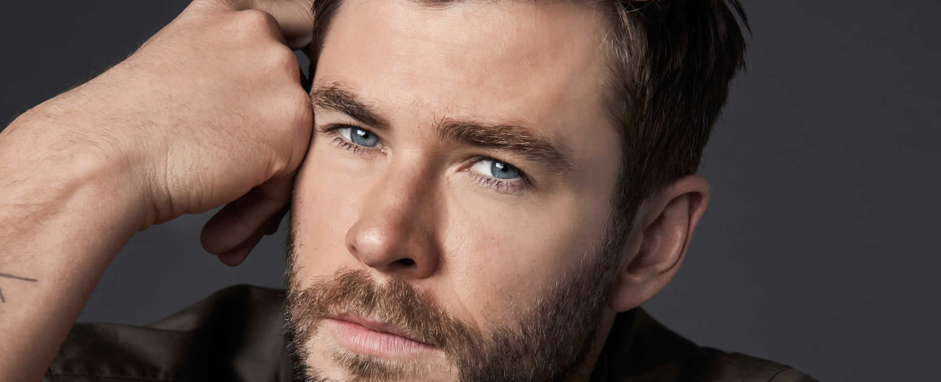 ¿Hijo de 'Thor' será el próximo Tarzán?