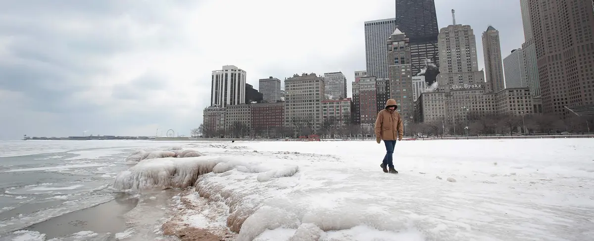 Tormenta de nieve afecta la costa este de Estados Unidos 