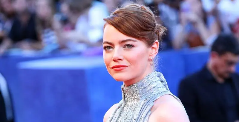 Emma Stone y Jennifer Lawrence se hacen amigas gracias a su acosador personal