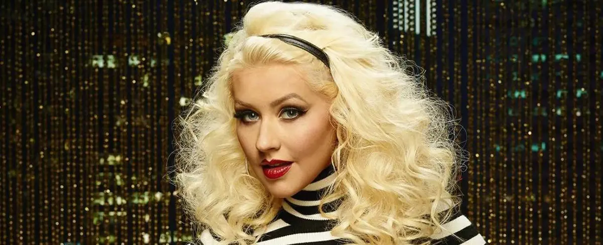 Christina Aguilera se despoja de su ropa para presumir en Instagram