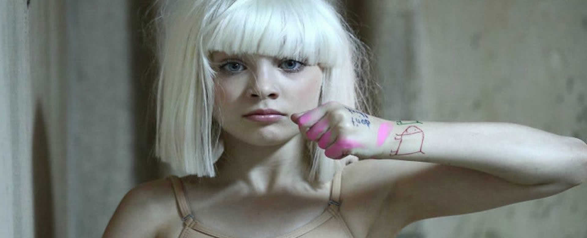 Así luce la bailarina estrella de los vídeos de Sia, Maddie Ziegler a sus 15 años