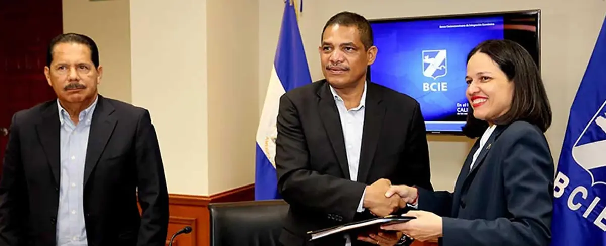 Nicaragua adquiere préstamos para la construcción de más carreteras