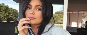 Kylie Jenner ya dio a luz a una niña