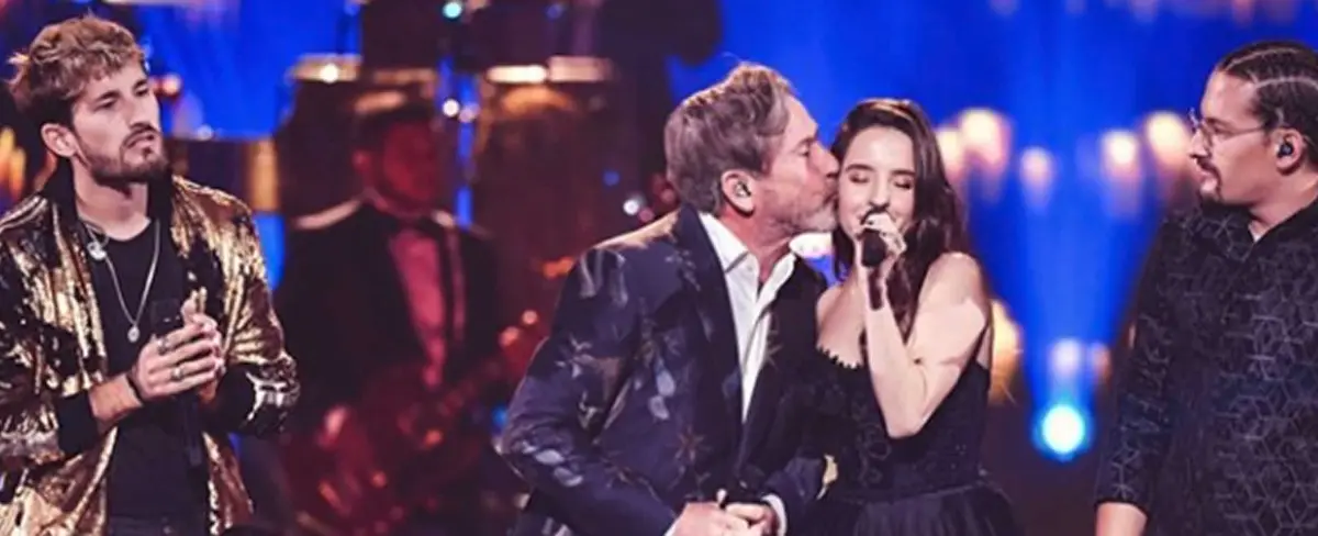 Ricardo Montaner comparte escenario junto a sus hijos en Premios Lo Nuestro