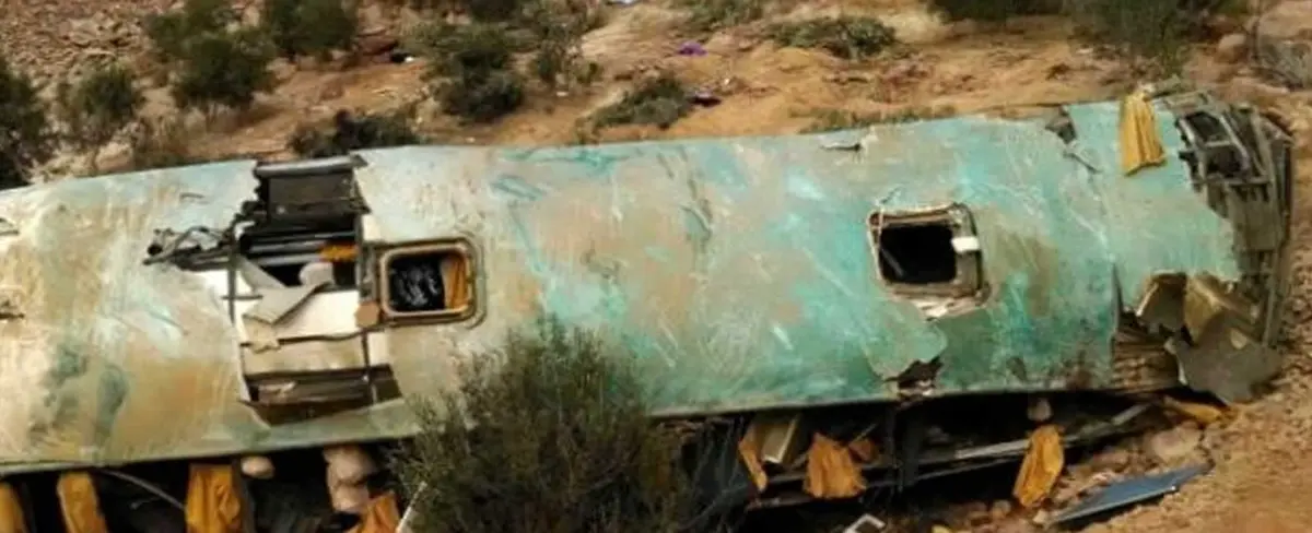 Suben los fallecidos tras accidente de autobús en Perú