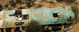 Suben los fallecidos tras accidente de autobús en Perú