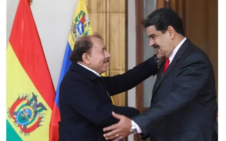 El Presidente Nicolás Maduro se une a las feli