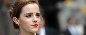 Emma Watson es criticada en Twitter por error gramatical en su nuevo tatuaje