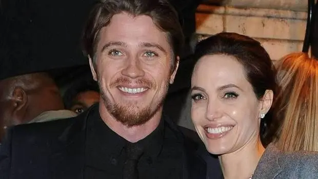 Angelina Jolie inicia romance con el nuevo Brad de Hollywood