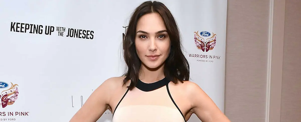 Homenaje de Gal Gadot  a Stephen Hawking causa indignación en las redes